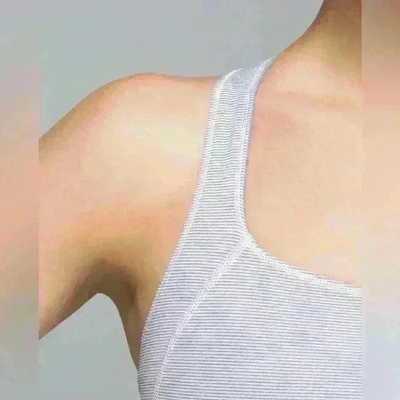 Lululemon Take 2 Bra
Wee Stripe Heathered Slate gray / Heathered Slate size 10 - Picture 7 of 14